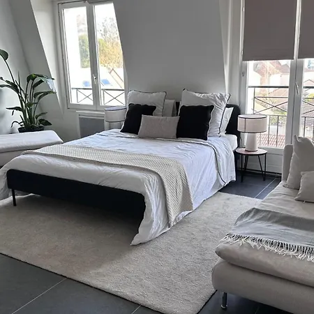 At Number 4 - Proche Roissy, Et Gare Pour Paris Apartment Villeparisis