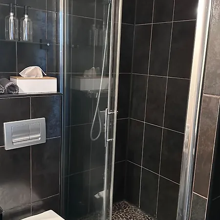 At Number 4 - Proche Roissy, Et Gare Pour Paris Apartment Villeparisis